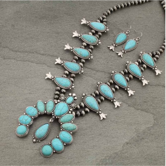 Jewelry - Navajo Pearl Squash Blossom Necklace Set